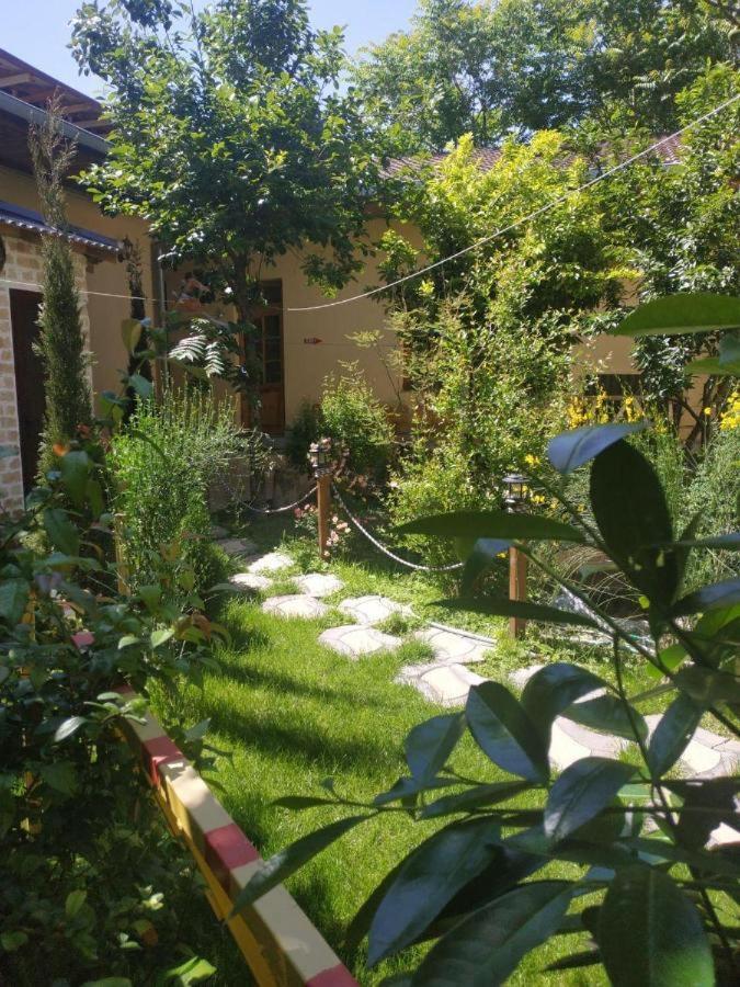 Sim-Sim Hostel & Backpackers Самарканд Екстериор снимка