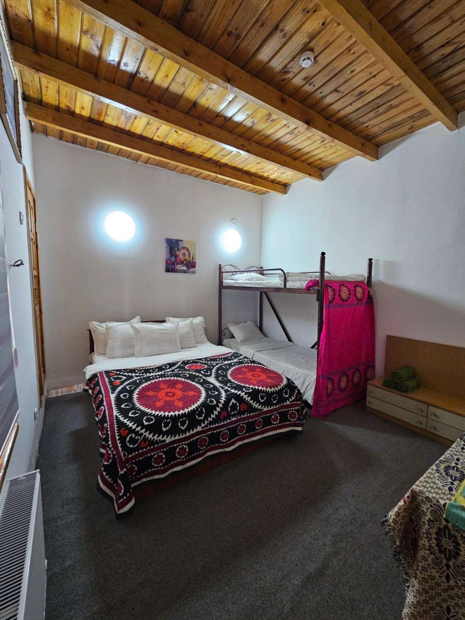 Sim-Sim Hostel & Backpackers Самарканд Екстериор снимка