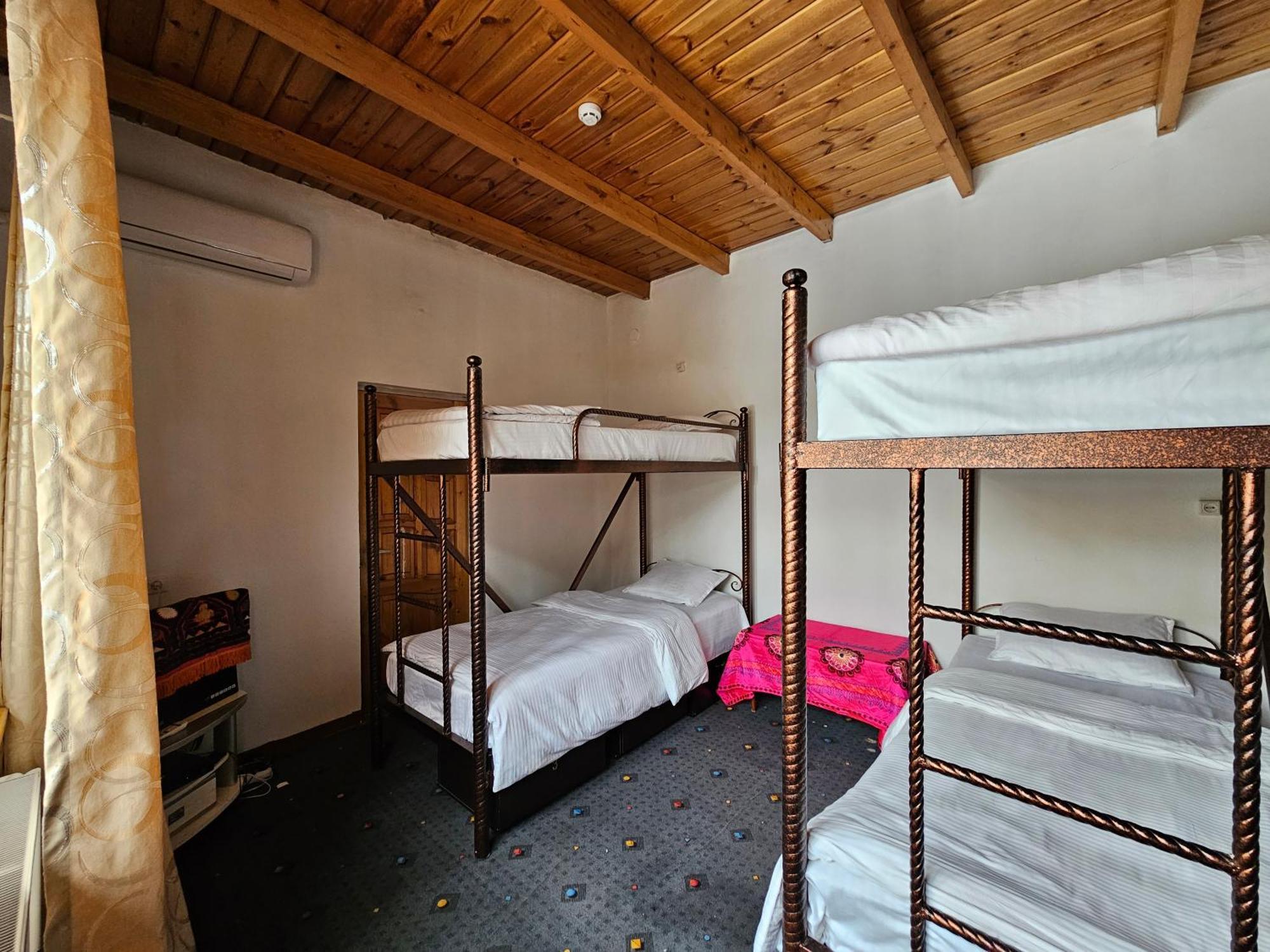 Sim-Sim Hostel & Backpackers Самарканд Екстериор снимка