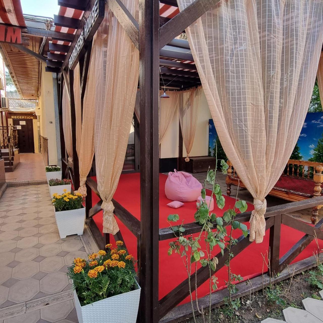 Sim-Sim Hostel & Backpackers Самарканд Екстериор снимка